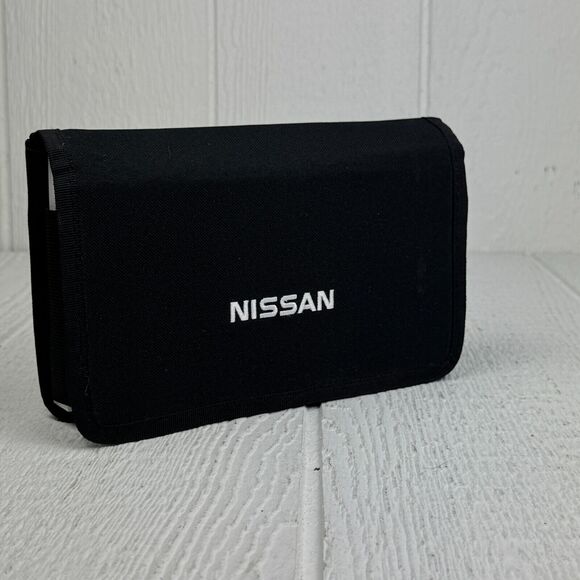 2019 Nissan Rogue Owners Manual Complete Set Navigation Original OEM With Case - Picture 1 of 16